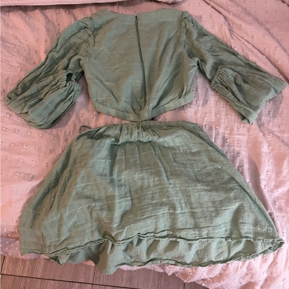 Cutout Midi Dress in light lime green - Picture 4 of 6